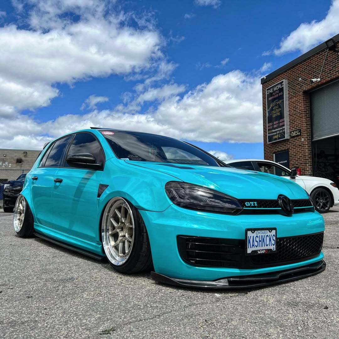 Custom metal flares built around the wheels to get the perfect fitment #gti #golf #golfr #golfmk4 #golfmk5 #golfmk6 #golfmk7 #fitment #slammed #bagged #airride #bcforged #widebody #carbonfiber #low #