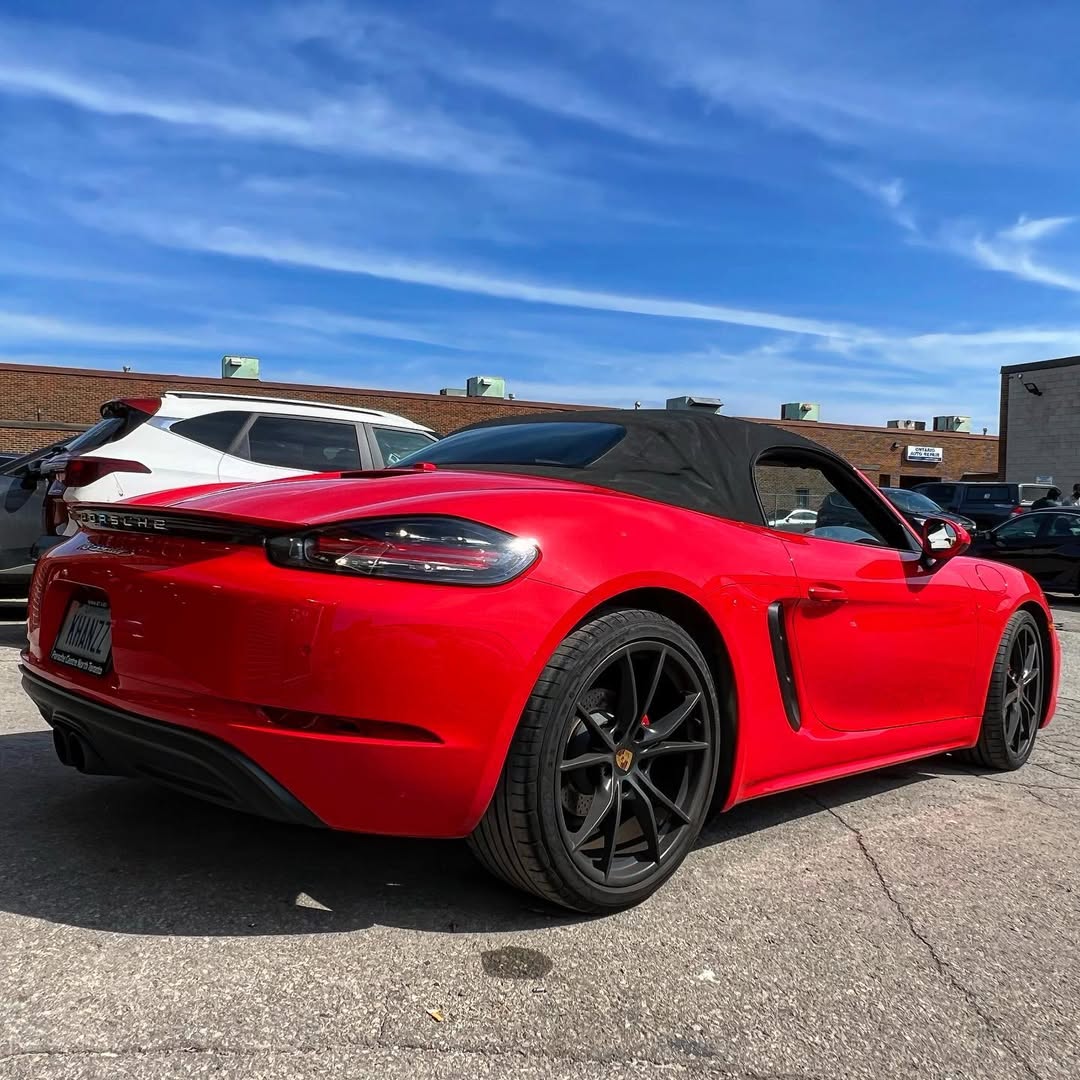 #porsches #porschesportscup #porsche #porschecanada #boxter #911 #992 #porscheclub #porsche993 #porsche911 #mississauga #toronto #autobody #bodywork #freshpaint #motivatedpainters #squareone